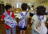 子どもたちに風呂敷文化を伝授